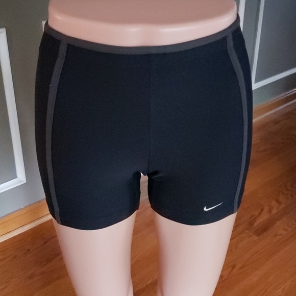 Nike Shorts - Picture 6 of 10